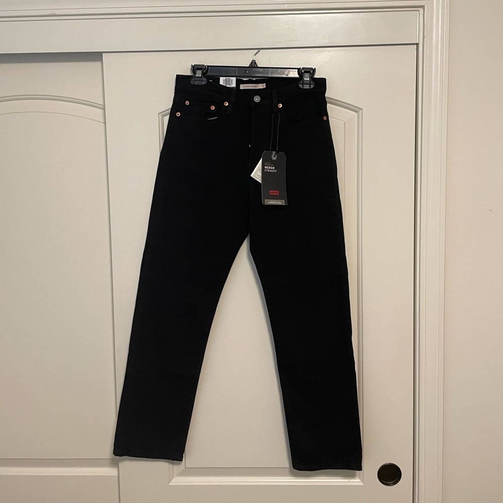 NWT Levi's Premium Wedgie Straight Denim Jeans in Black - Size: 27 x 28